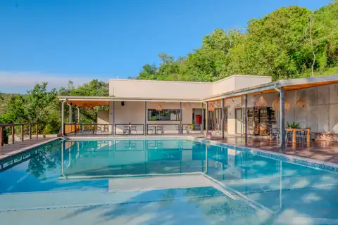 Bushbaby Valley Lodge