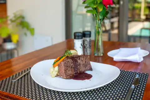 Bushbaby Valley Lodge