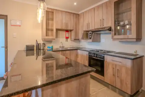 Honeymoon Suite | Bushbaby Valley Lodge