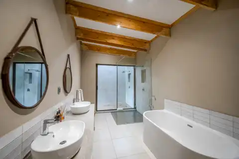 Luxury King Villas | Bushbaby Valley Lodge