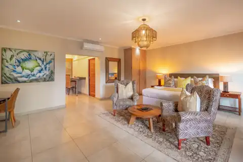 Porcupine Deluxe Room | Bushbaby Valley Lodge