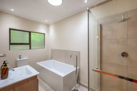 Porcupine Deluxe Room | Bushbaby Valley Lodge